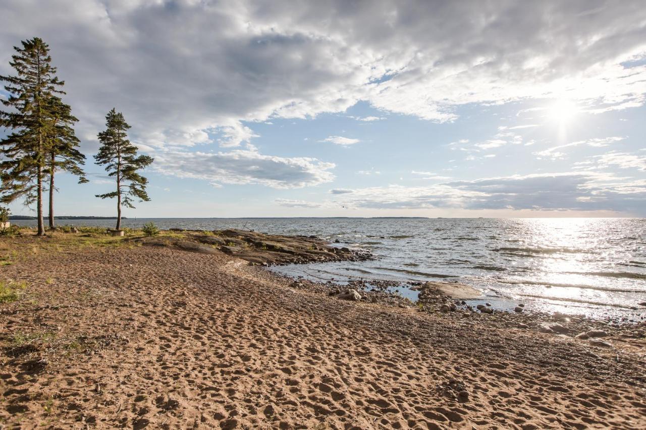 Отель Askeviks Camping & Stugor Sjotorp Экстерьер фото